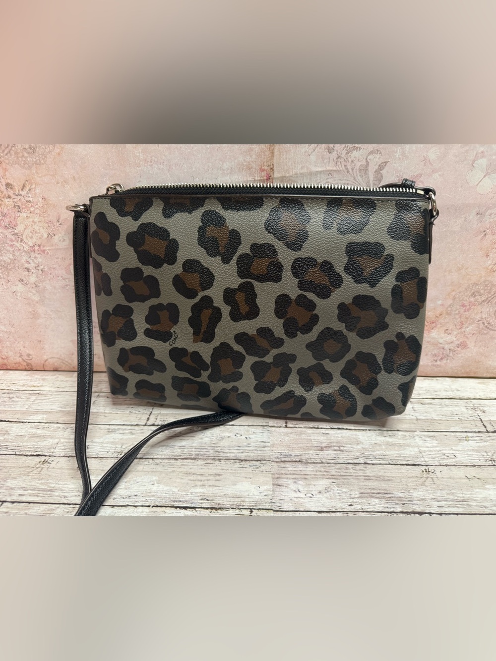 Coach Bag - Picture 2 of 6